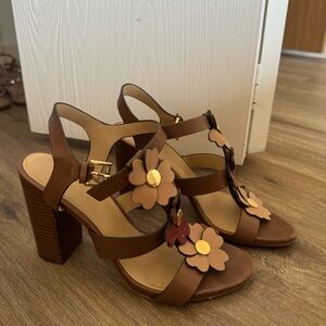 Michael kors shoes used size 9